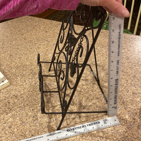 Longaberger Wrought Iron Cookbook Stand Maple Leaf (Stand Only-No Cookbook) - Picture 8 of 16